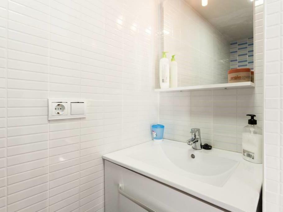 Apartamento Cerca De La Playa Valencia Bagian luar foto